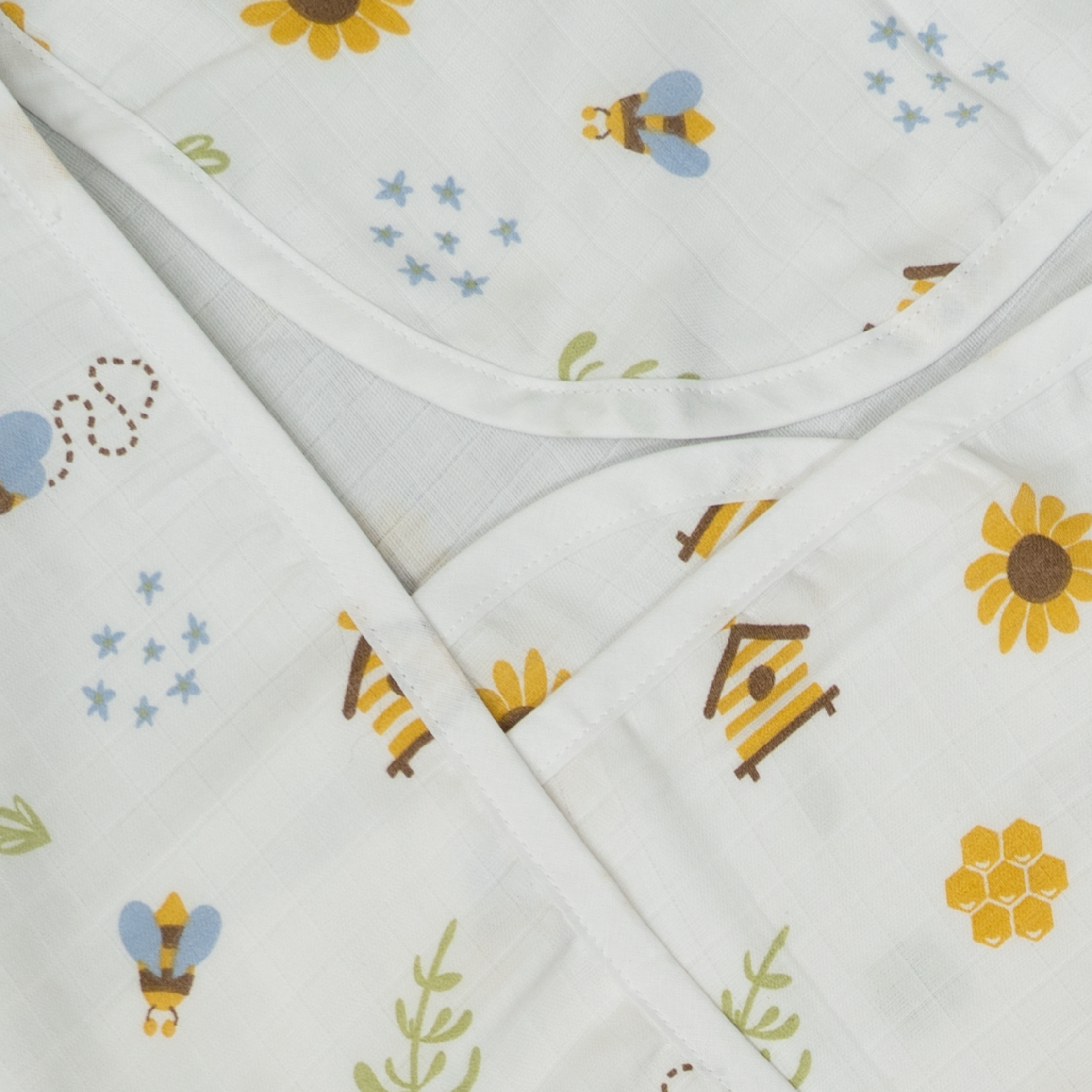 Muslin Hooded Bath Towel - Honey Bee Meadow - Image 4